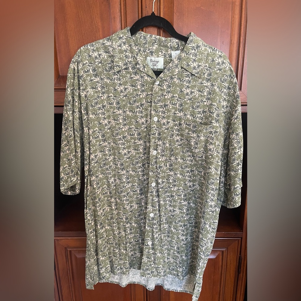 Vintage Silk Brand Hawaiian Palm Tree Button Up Silk Shirt